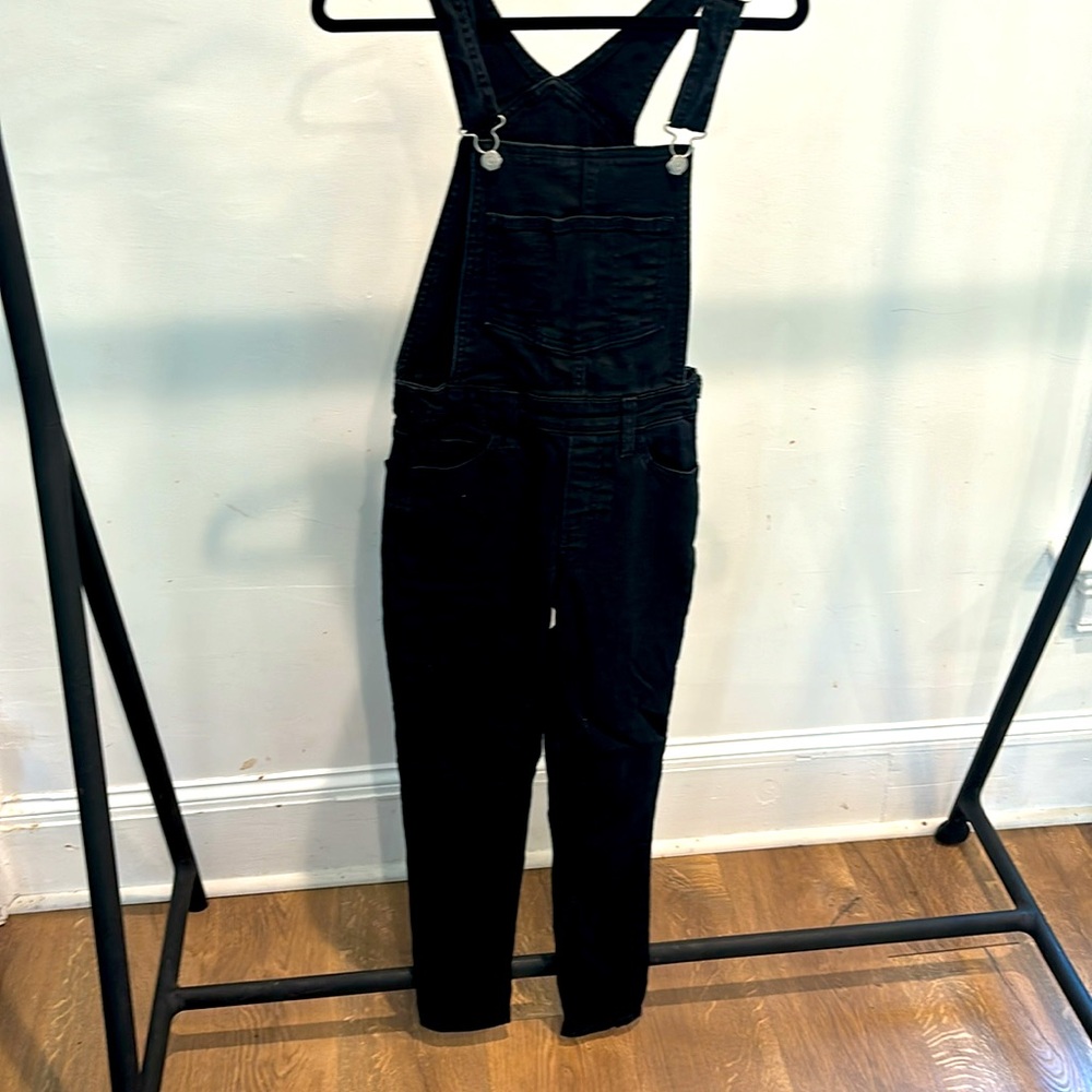 Levi’s skinny leg black jean overalls